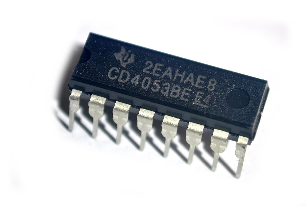 Circuitos integrados multiplexadores, demultiplexadores e decodificadores - Circuito Integrado CD4053BE