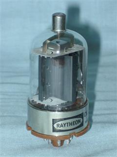Válvulas pentodos de média potência para transmissores - Válvula 6146B Raytheon