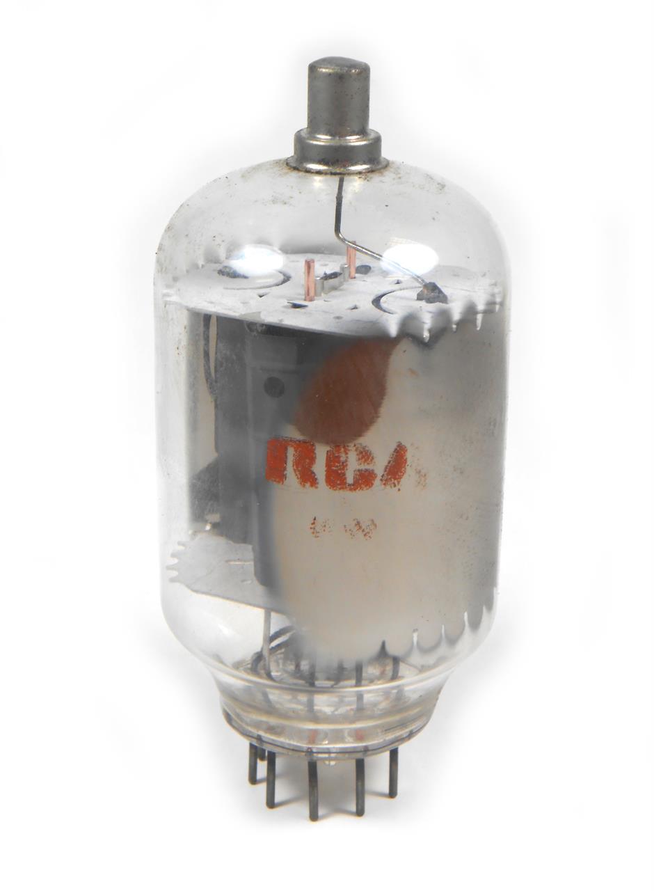 Válvulas petodos de transmissão de radiofrequência para soquete magnoval de nove pinos - Válvula 12JB6 RCA
